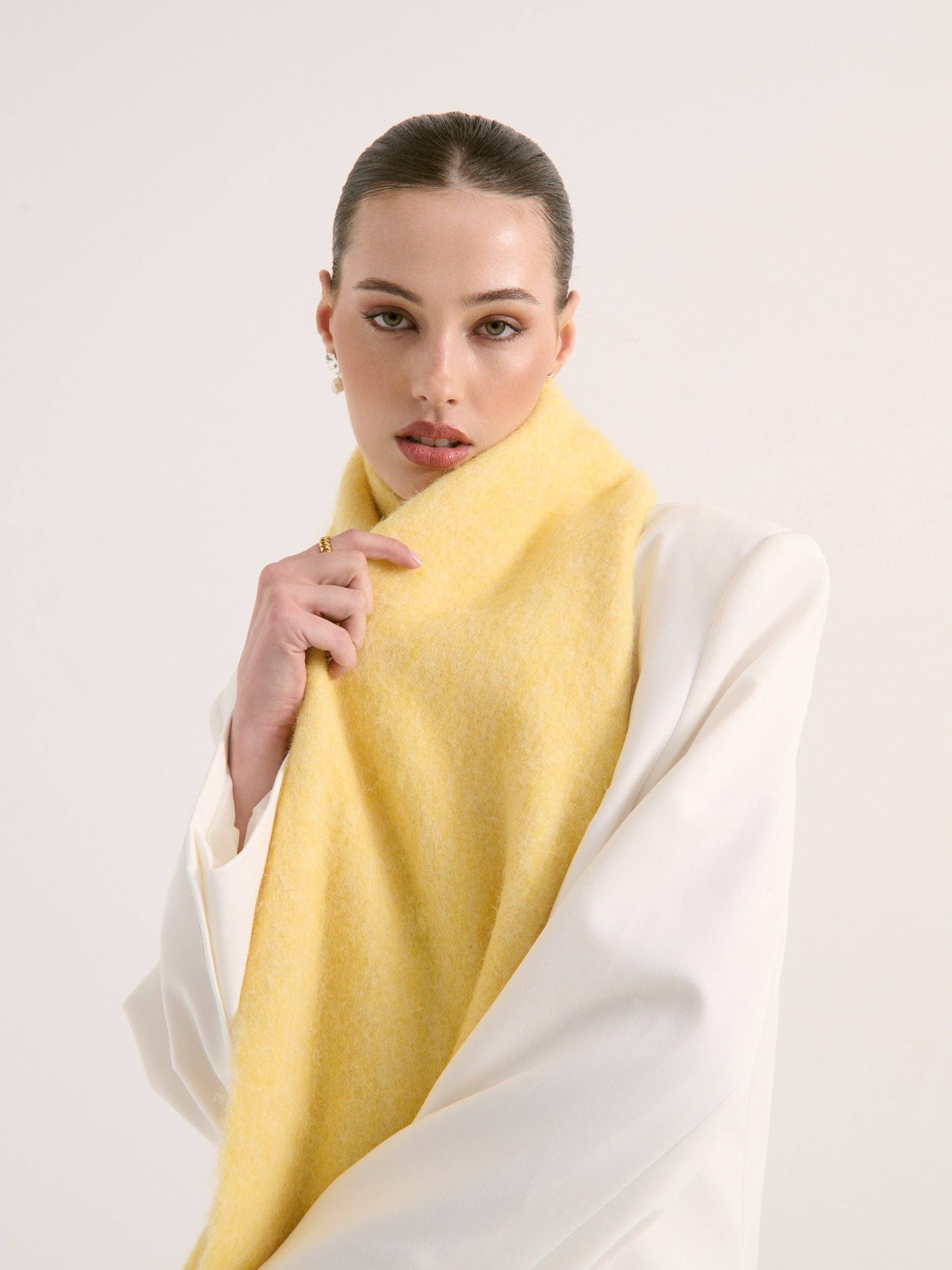 Limoncello Fluffy citrus-yellow Scarf