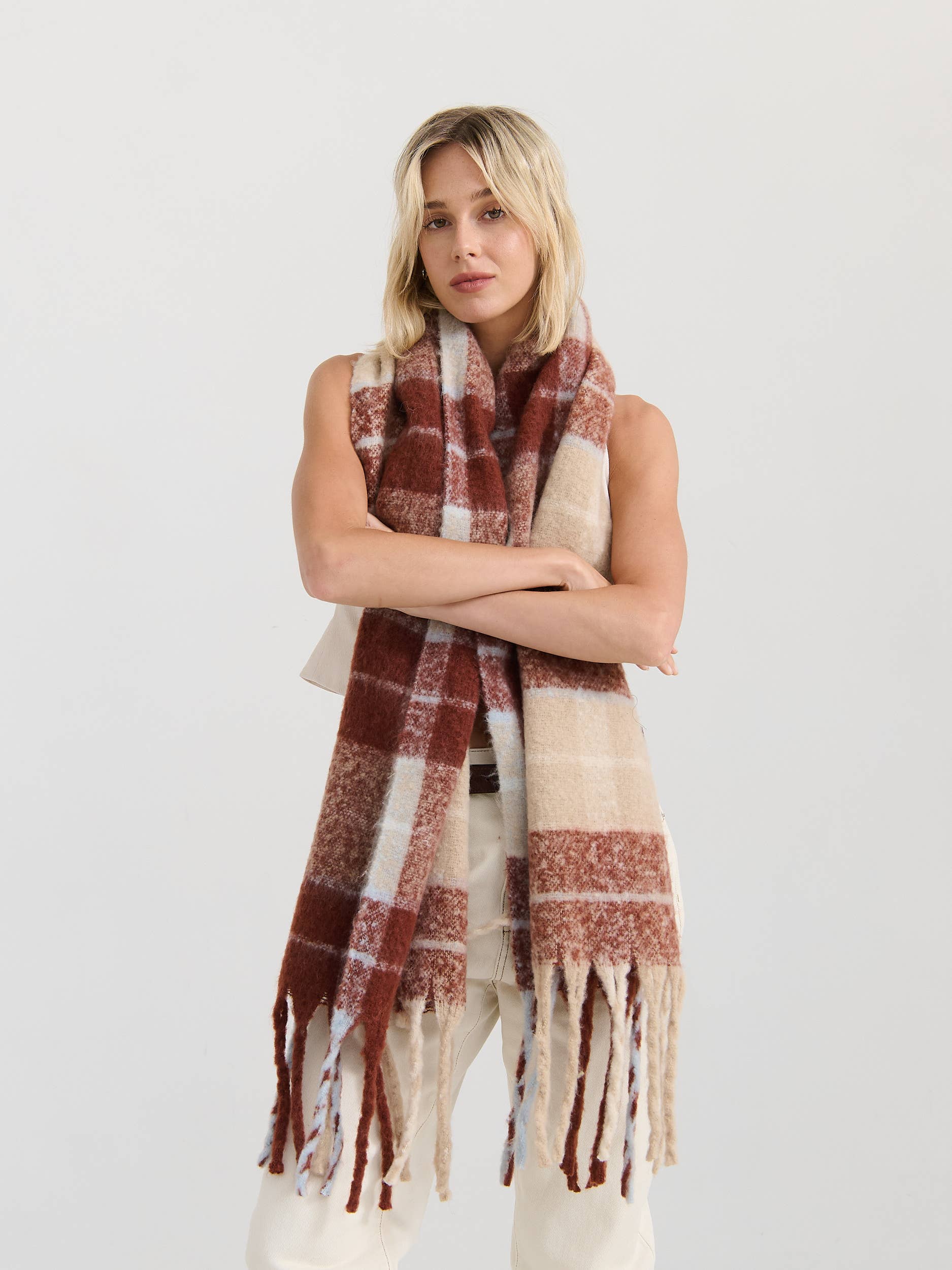 [Limited] Annie Checkered Fluffy Scarf striped pattern