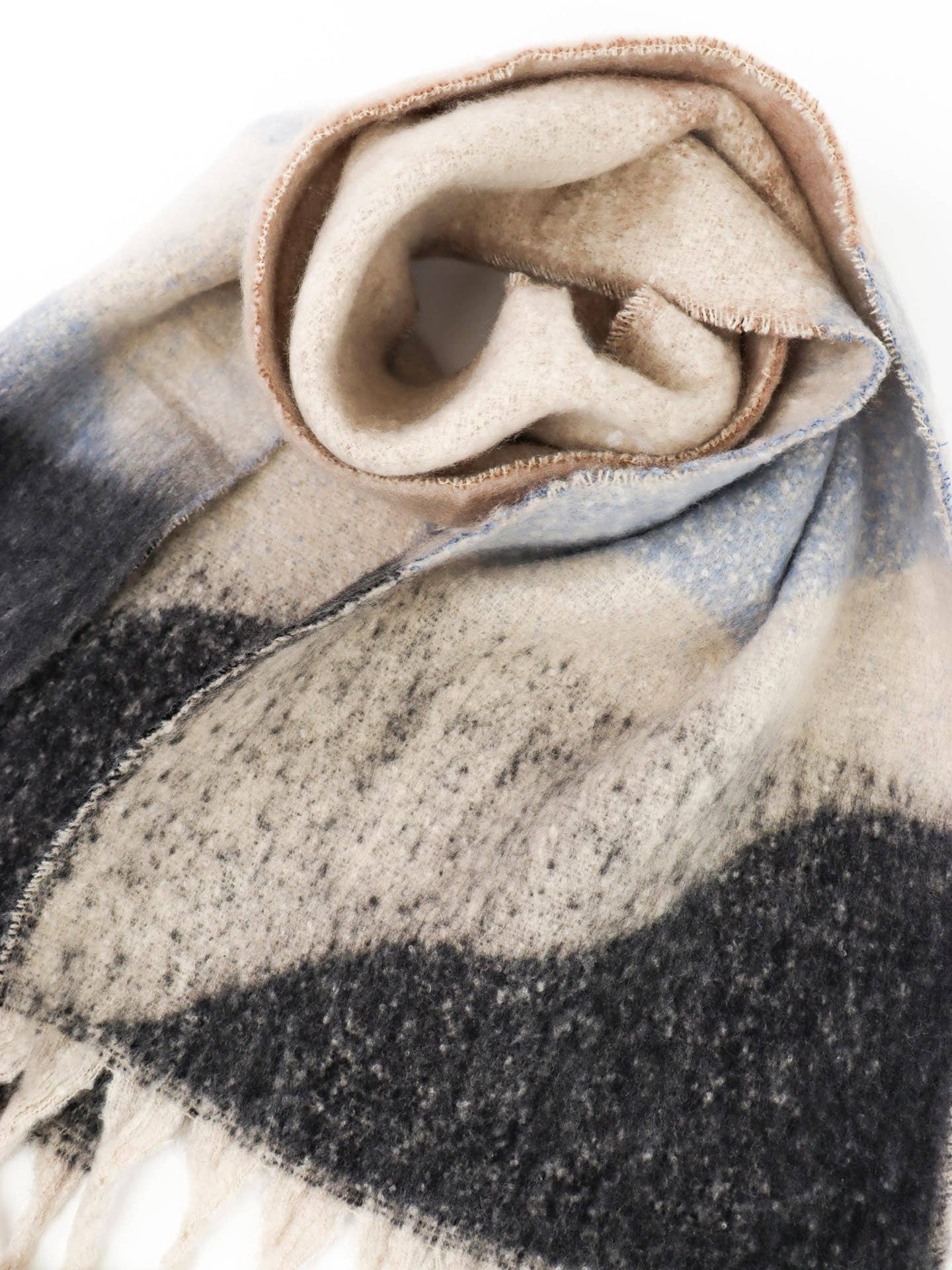 Boston Fluffy Scarf blue & grey tones