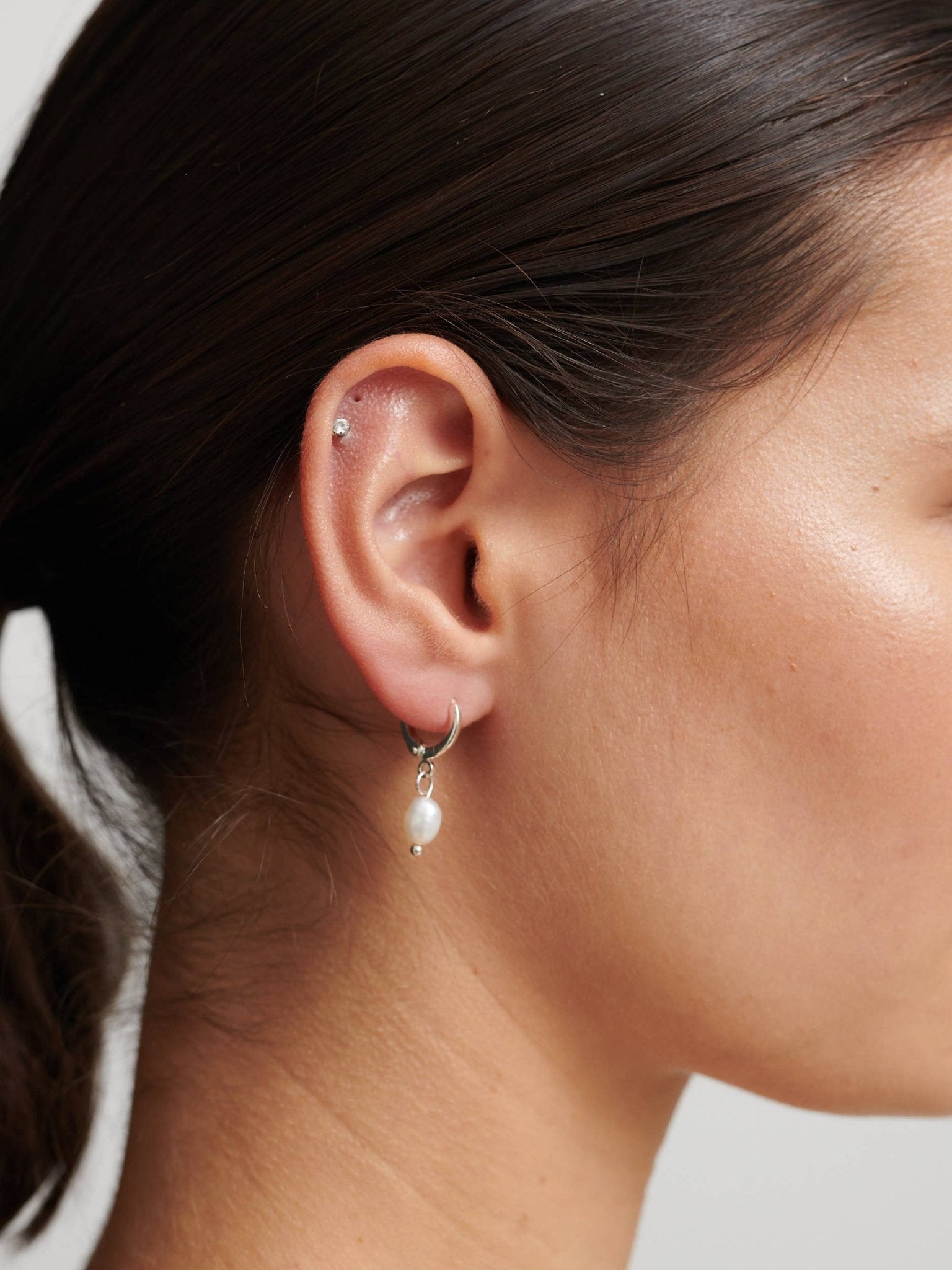 Daphne Silver Plated Pearl Earrings - Land to Coast