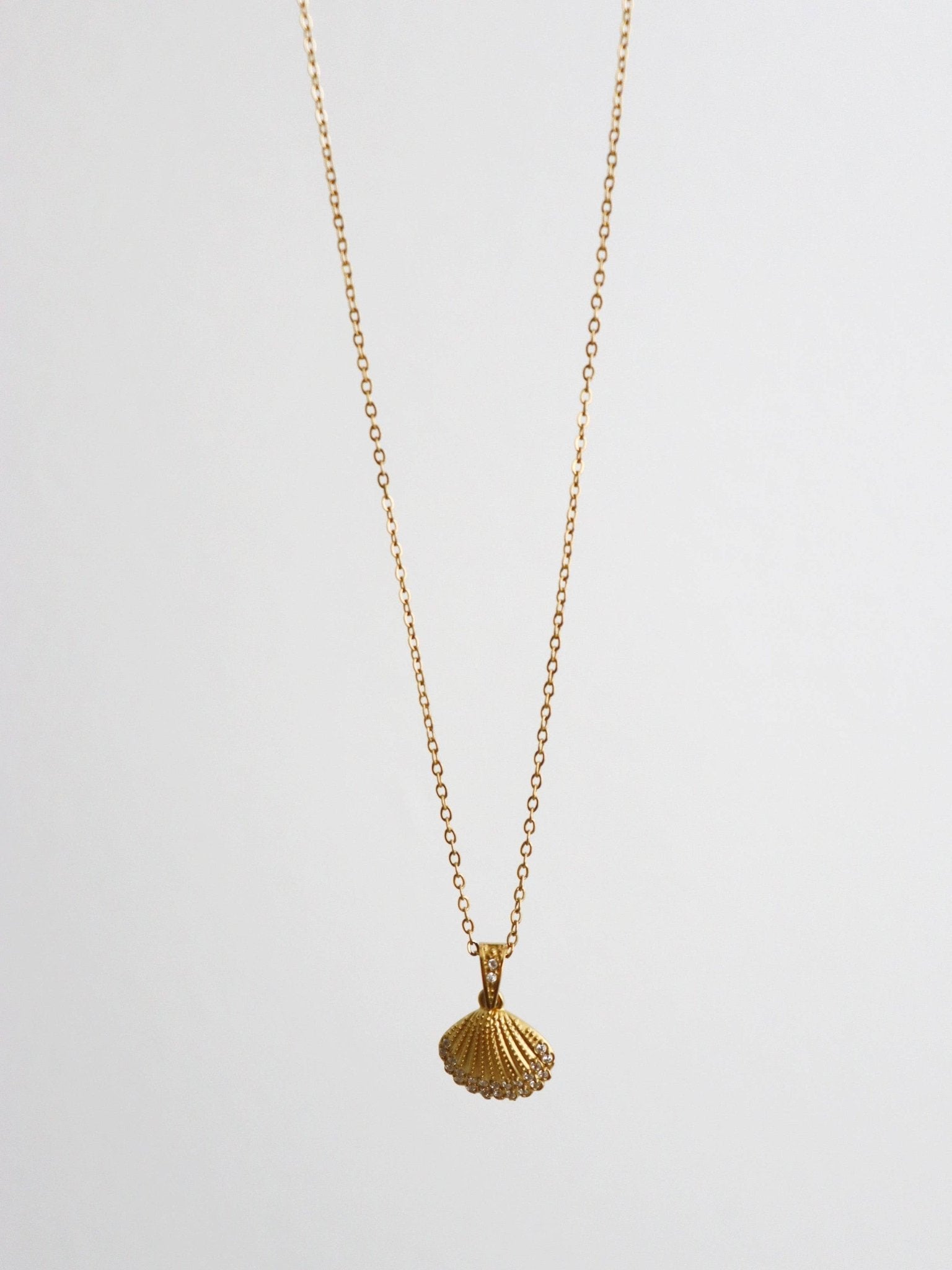 Elara Clam Shell 18K Gold Plated Necklace - Land to Coast